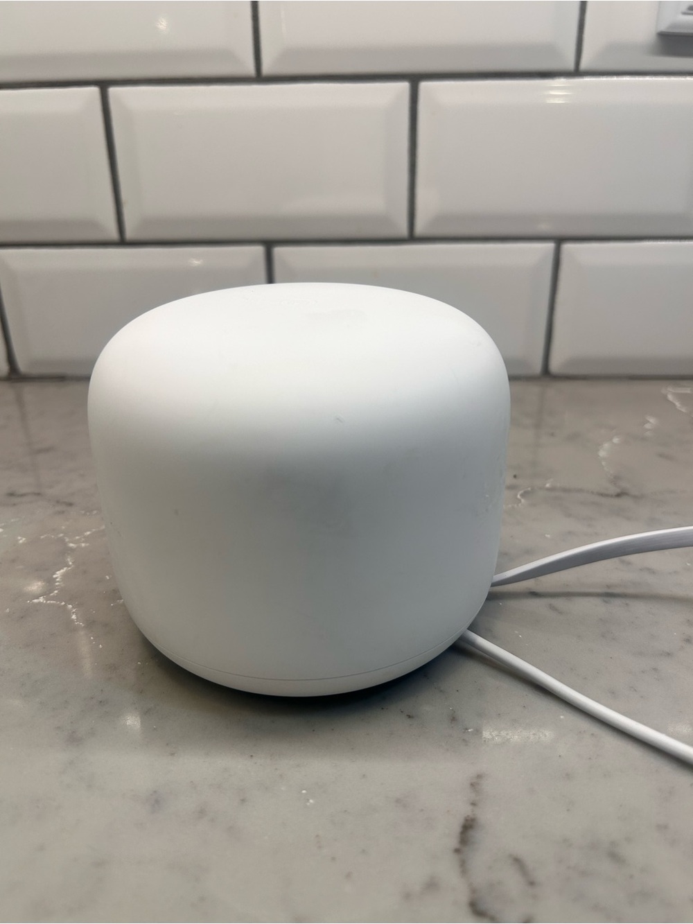 Google Nest Wireless Mesh Router - Compact Home Wi‑Fi Hub